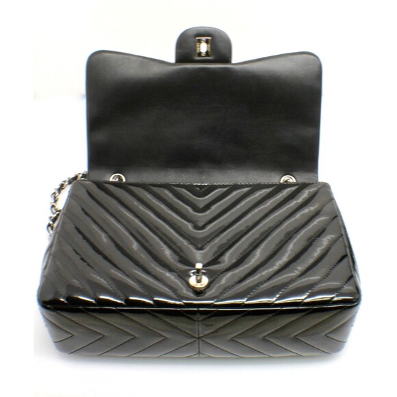Chanel Classic Single Flap Bag Chevron Patent Maxi Black - Picture 6 of 13